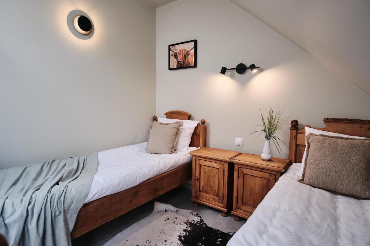 Hotel Pernigele Yelgavkrasty Extérieur photo