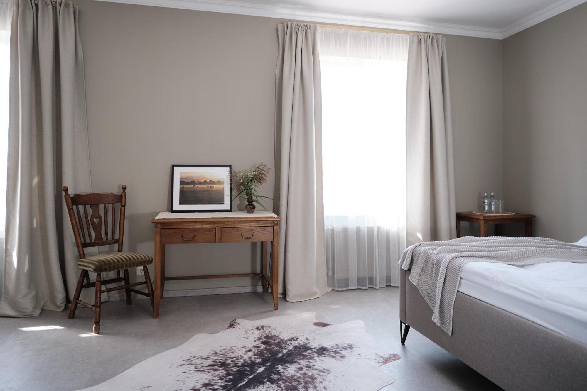 Hotel Pernigele Yelgavkrasty Extérieur photo