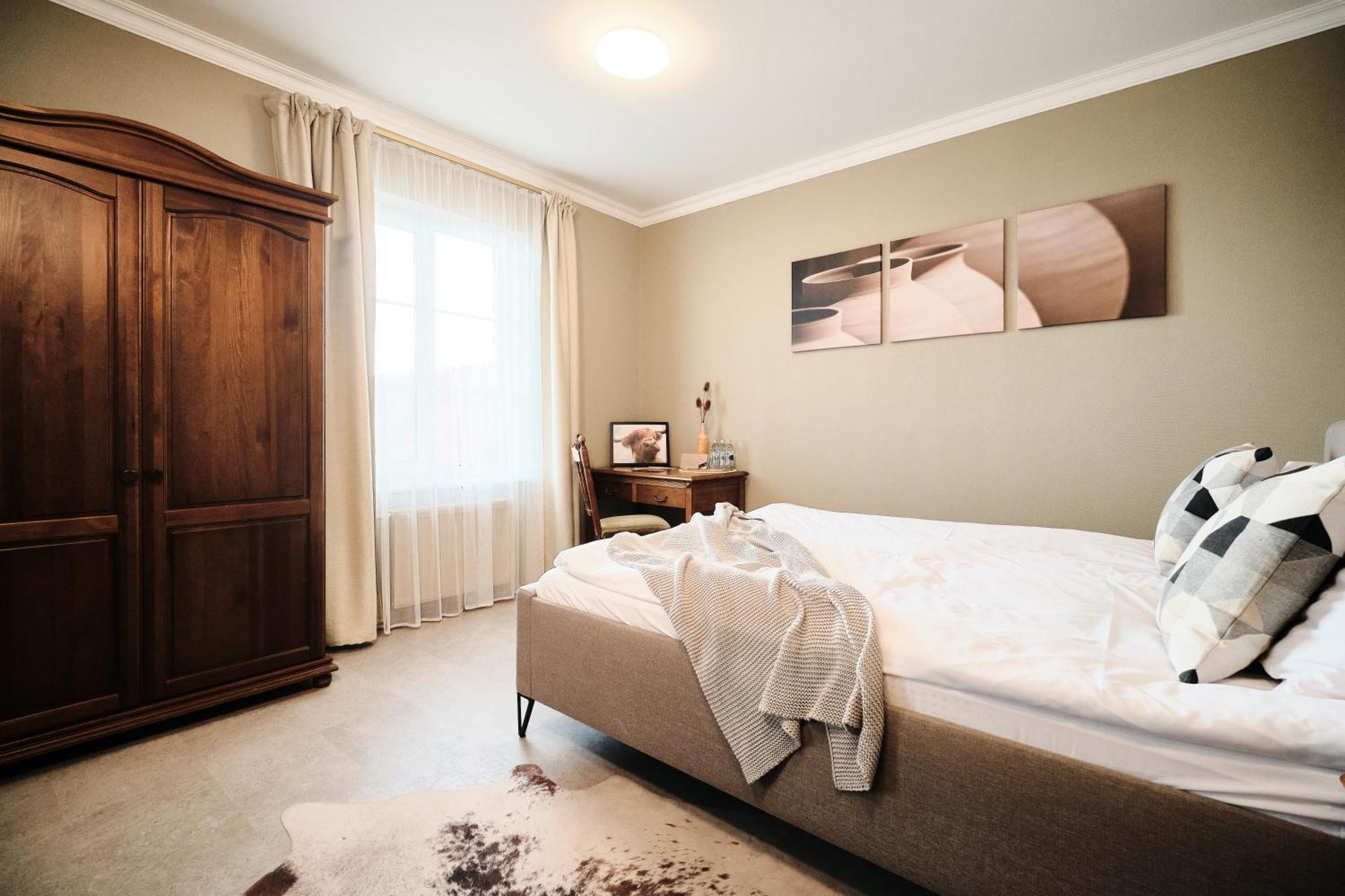 Hotel Pernigele Yelgavkrasty Extérieur photo