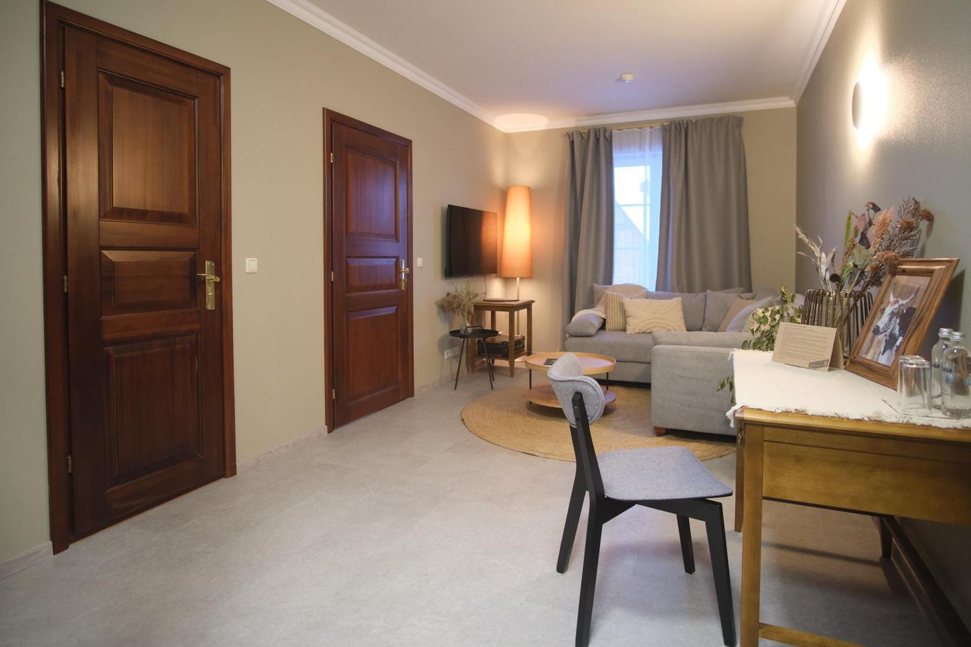 Hotel Pernigele Yelgavkrasty Extérieur photo