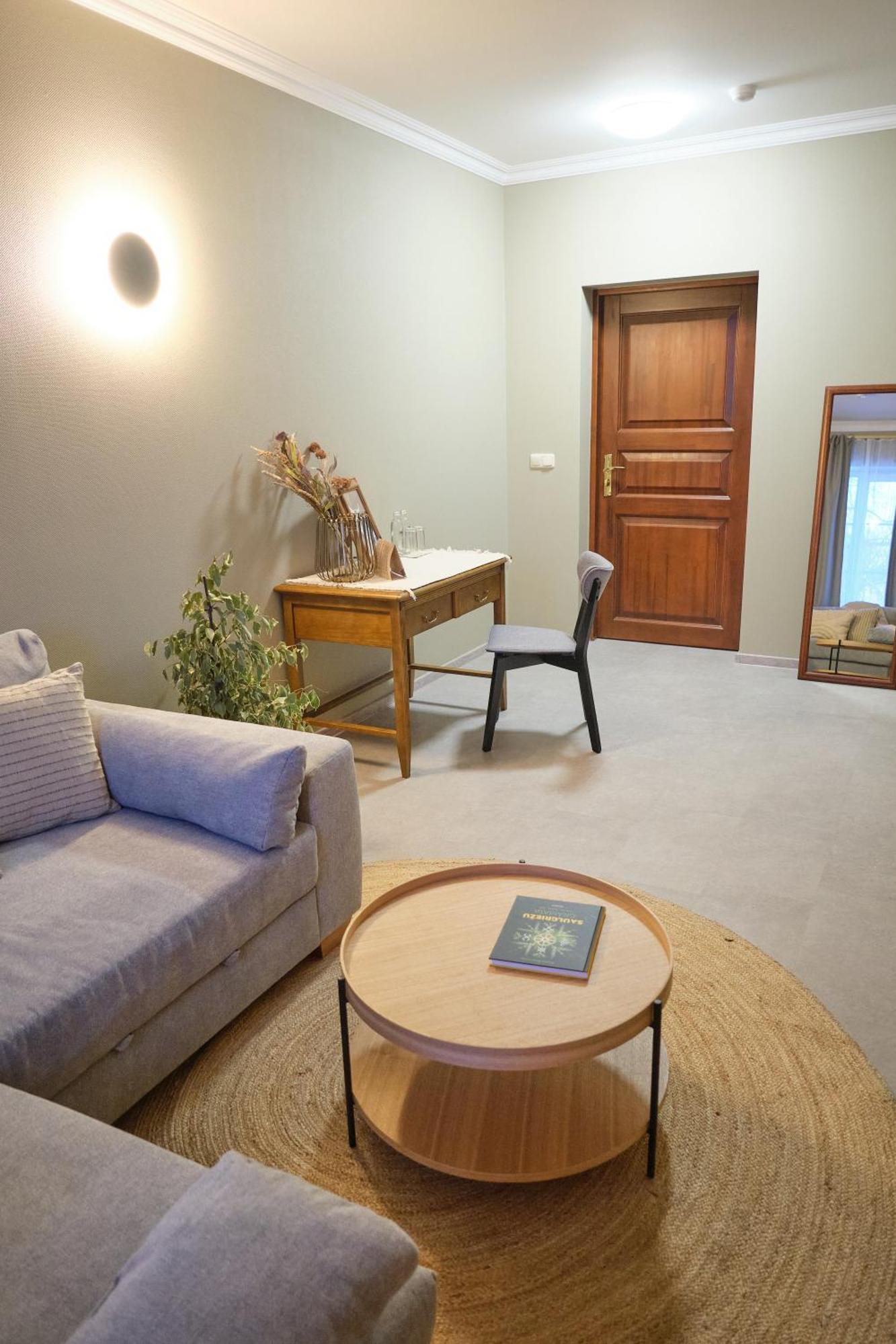 Hotel Pernigele Yelgavkrasty Extérieur photo