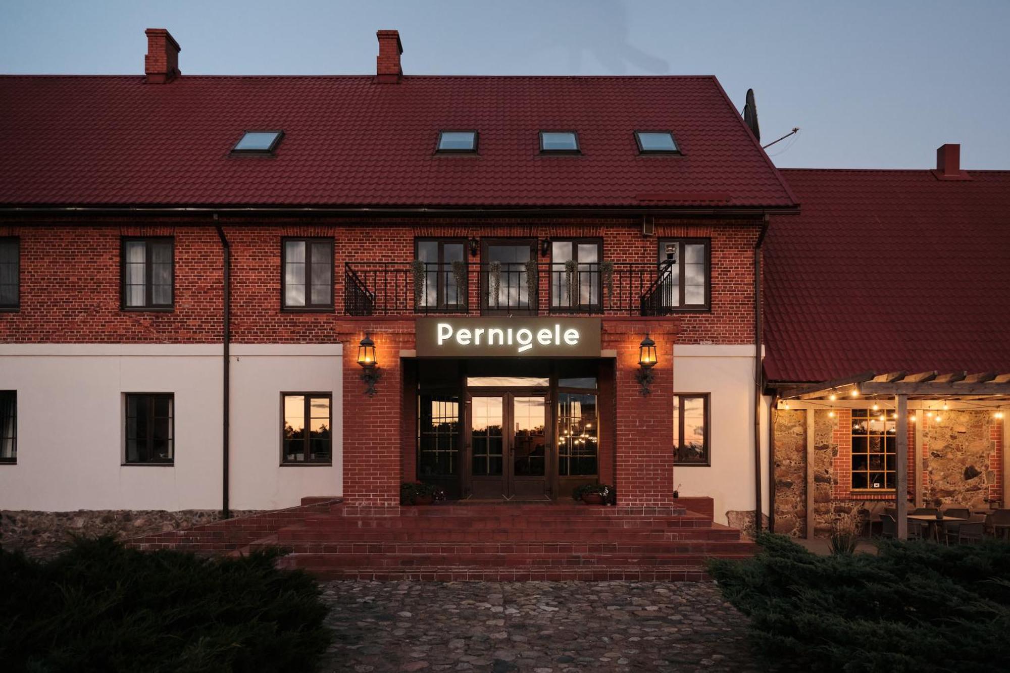 Hotel Pernigele Yelgavkrasty Extérieur photo