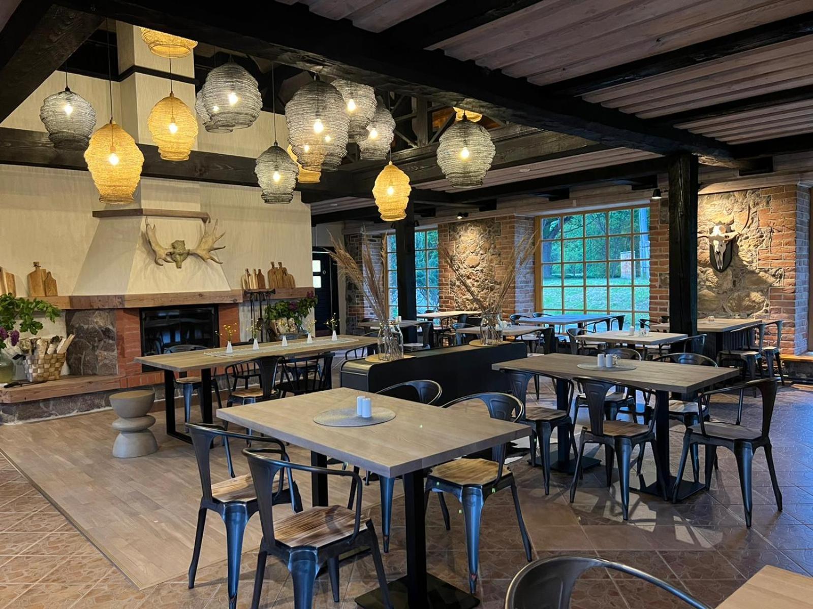 Hotel Pernigele Yelgavkrasty Extérieur photo
