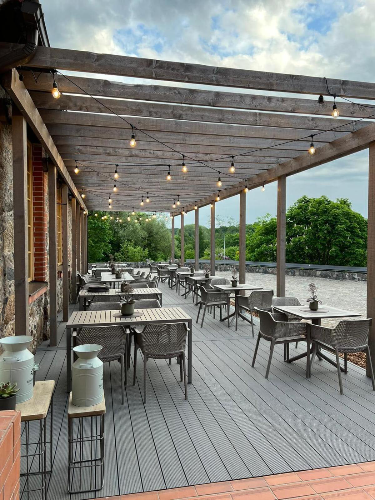 Hotel Pernigele Yelgavkrasty Extérieur photo